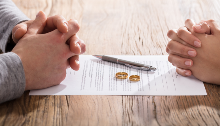 divorce lawyer
